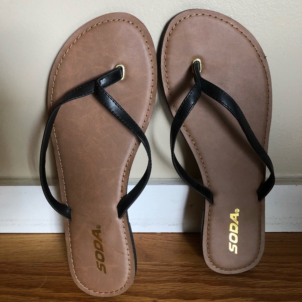 Like new Soda flip flops